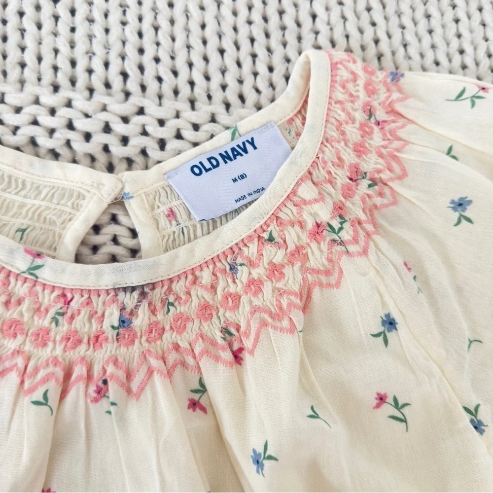 NWOT Old Navy Cream Kids Shirt with Pink and Blue Accents Size M (8)